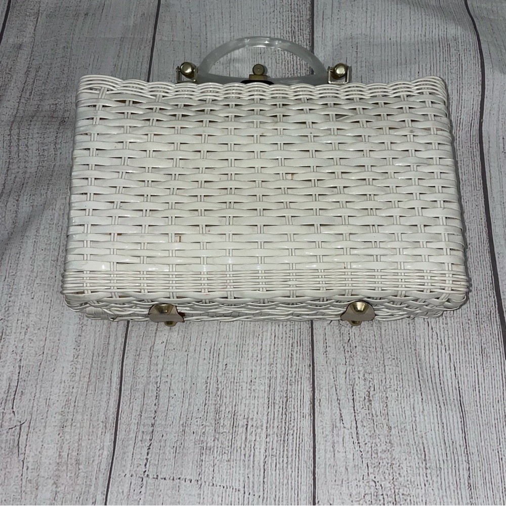 Vintage 1960s Princess Charming By Atlas Wicker & Lucite white Seashell Handbag - Picture 6 of 9